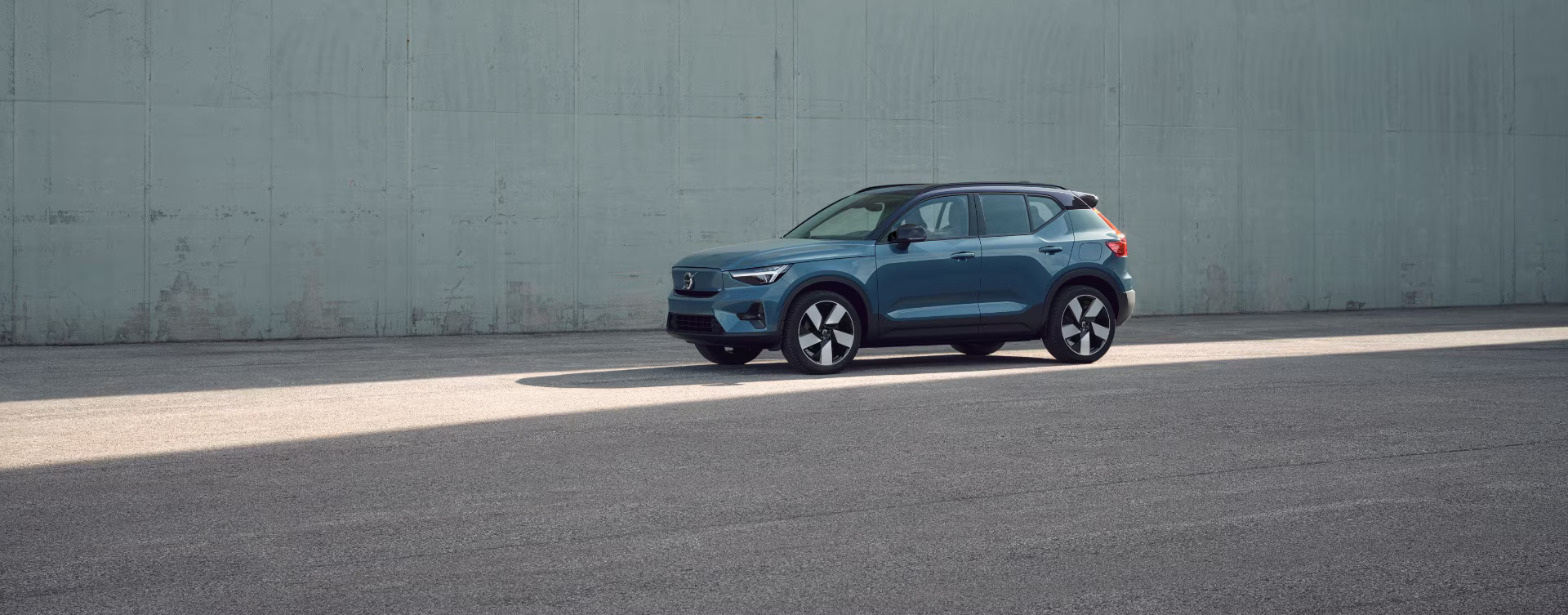VOLVO EX40